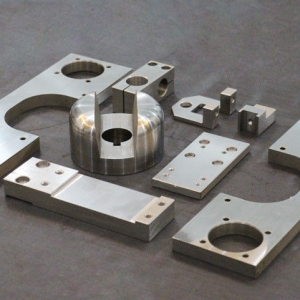 xuong-gia-cong-phu-kien-inox-theo-yeu-cau-tai-long-an-vinh-loc-metal